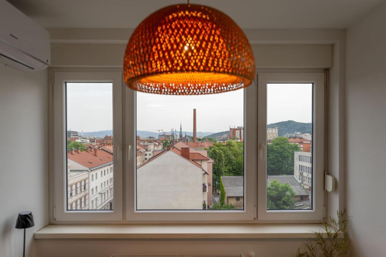 Elegant Tour As Studio Gilly With Open Views And A Balcony In The Center Lublaň Exteriér fotografie